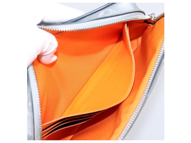Borsa a pochette LOUIS VUITTON Monogram Satellite Alpha Clutch Bag Silver M44171 LV Auth 204313A Argento - vista 21