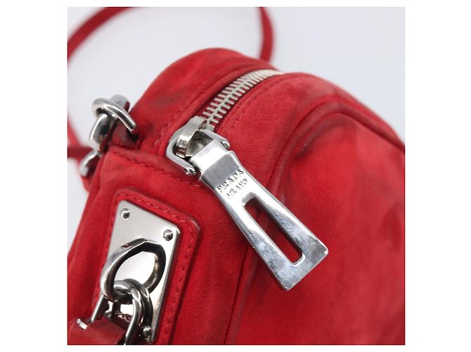 Bolsa de Ombro PRADA Camurça Vermelha Prata Auth 201372 Vermelho - vista 26