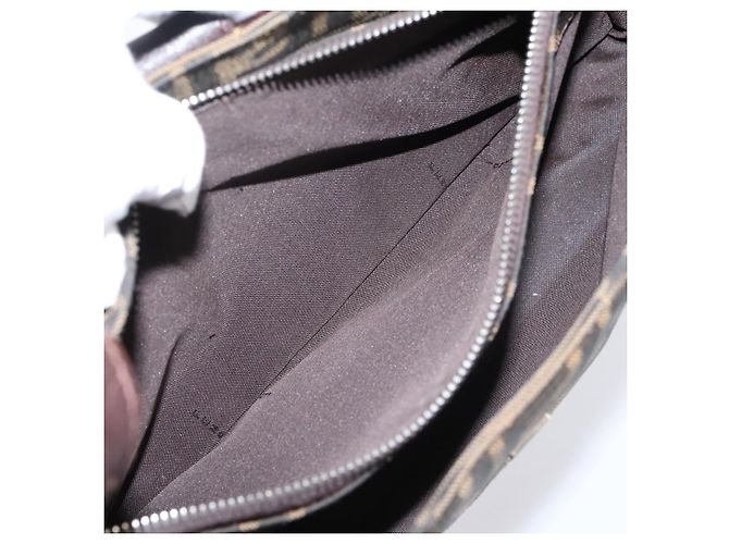 Borsa a tracolla FENDI Zucca Canvas Mamma Baguette Nero Argento Auth BA15572A - vista 28