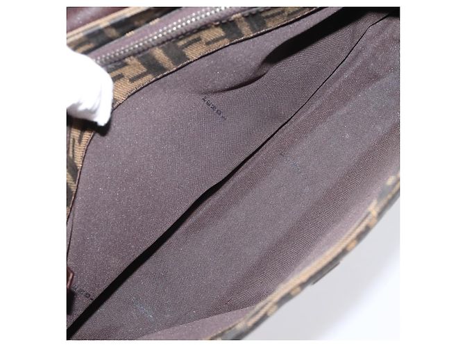 Borsa a tracolla FENDI Zucca Canvas Mamma Baguette Nero Argento Auth BA15572A - vista 29