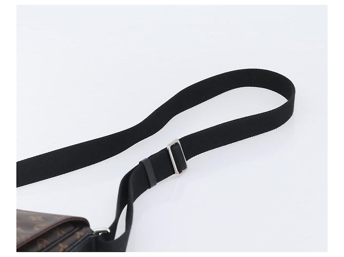 LOUIS VUITTON Monogram District PM Shoulder Bag M40935 LV Auth 201538V Monograma - vista 14