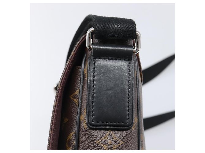 LOUIS VUITTON Monogram District PM Shoulder Bag M40935 LV Auth 201538V Monograma - vista 19