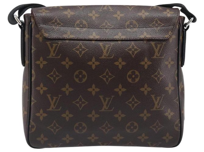 LOUIS VUITTON Monogram District PM Shoulder Bag M40935 LV Auth 201538V Monograma - vista 2