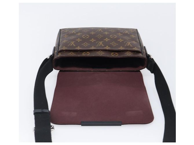 LOUIS VUITTON Monogram District PM Shoulder Bag M40935 LV Auth 201538V Monograma - vista 21