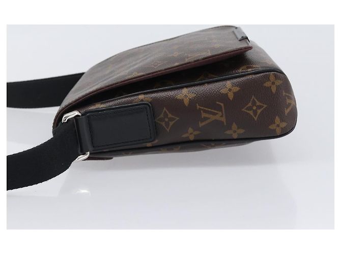 LOUIS VUITTON Monogram District PM Shoulder Bag M40935 LV Auth 201538V Monograma - vista 4