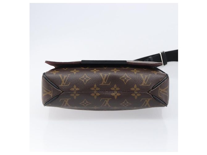 LOUIS VUITTON Monogram District PM Shoulder Bag M40935 LV Auth 201538V Monograma - vista 5