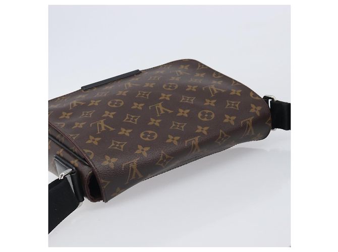 LOUIS VUITTON Monogram District PM Shoulder Bag M40935 LV Auth 201538V Monograma - vista 6