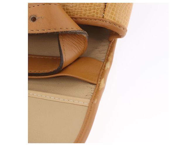 Borsa a tracolla Christian Dior in pelle beige e oro Auth 205085 D'oro - vista 11