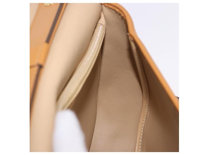 Borsa a tracolla Christian Dior in pelle beige e oro Auth 205085 D'oro - vista 25