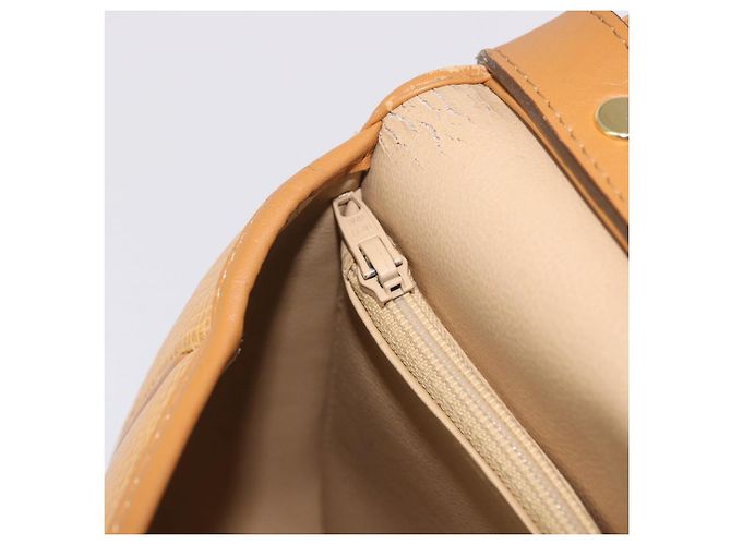 Borsa a tracolla Christian Dior in pelle beige e oro Auth 205085 D'oro - vista 27
