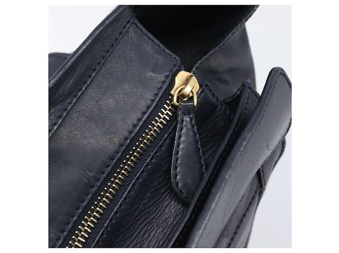 Céline Borsa a mano CELINE Luggage Mini Shopper in pelle Navy Gold Auth am12658A D'oro Blu navy - vista 19
