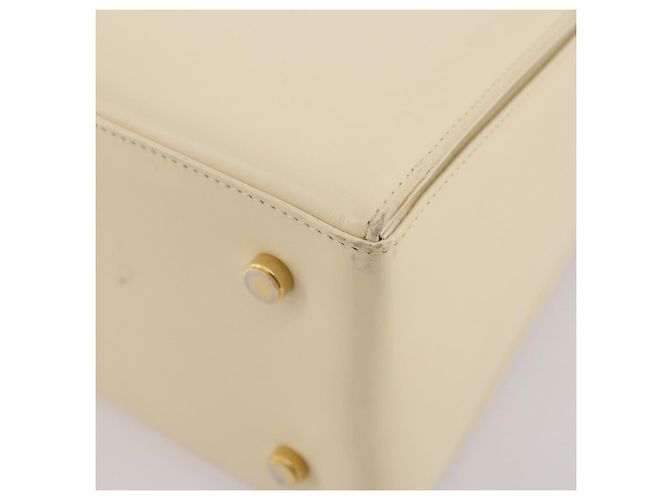Borsa Salvatore Ferragamo Gancini in pelle bianca e oro Auth 205161 Bianco D'oro - vista 24