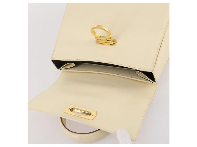 Borsa Salvatore Ferragamo Gancini in pelle bianca e oro Auth 205161 Bianco D'oro - vista 26