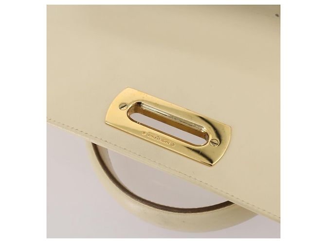 Borsa Salvatore Ferragamo Gancini in pelle bianca e oro Auth 205161 Bianco D'oro - vista 27