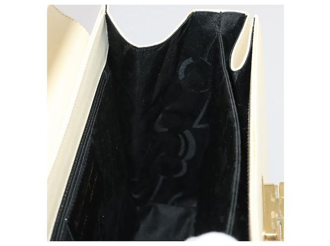 Borsa Salvatore Ferragamo Gancini in pelle bianca e oro Auth 205161 Bianco D'oro - vista 30