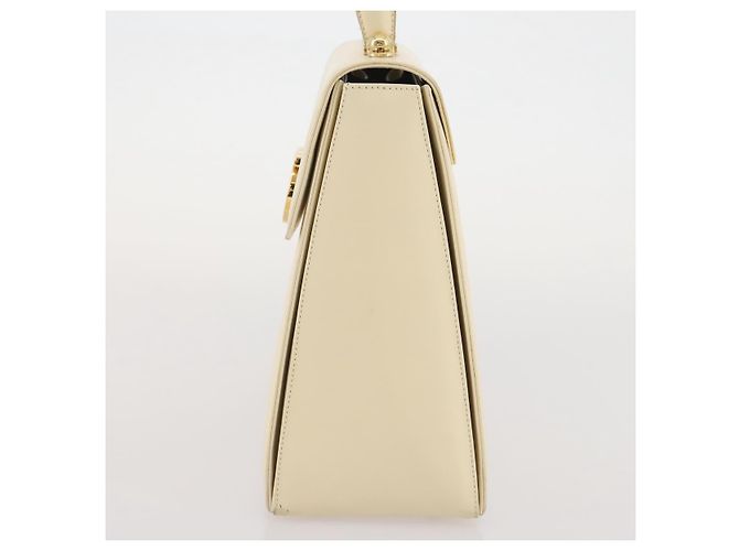 Borsa Salvatore Ferragamo Gancini in pelle bianca e oro Auth 205161 Bianco D'oro - vista 5
