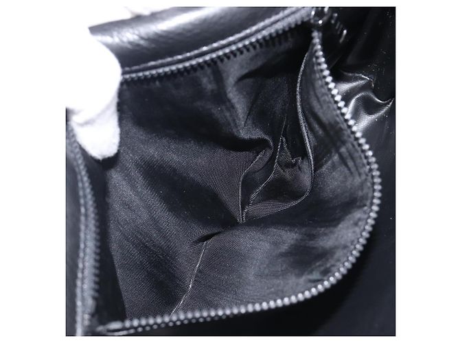 Céline Bolsa de Ombro com Corrente CELINE em Couro Preto e Dourado Auth yk20890V - vista 23