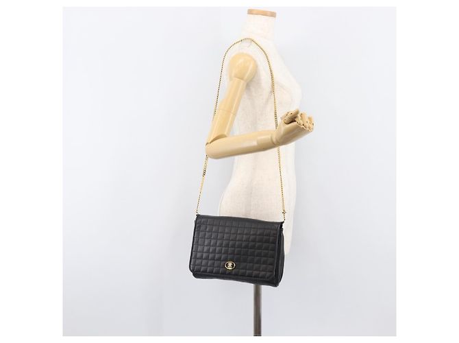 Céline Bolsa de Ombro com Corrente CELINE em Couro Preto e Dourado Auth yk20890V - vista 24