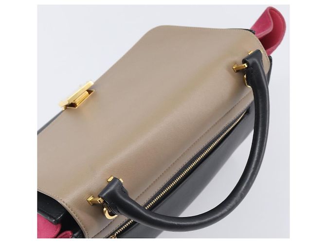 Céline Borsa a mano CELINE Trapeze in pelle 2way Beige Gold Auth 203653 D'oro - vista 6