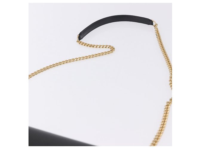 Céline Borsa a tracolla con catena CELINE Triomphe in pelle nera e tono oro Auth ka6199SAM Nero - vista 8