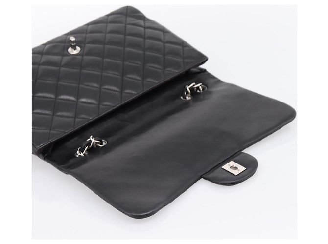 Borsa a tracolla CHANEL Matelasse 30 Chain in pelle d'agnello nera e argento CC Auth yk20928V Nero - vista 18