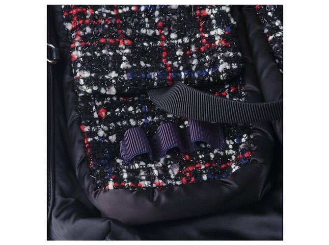 Zaino Chanel Fall 2017 Ready-to-Wear Astronaut Essentials in tweed e nylon - vista 10