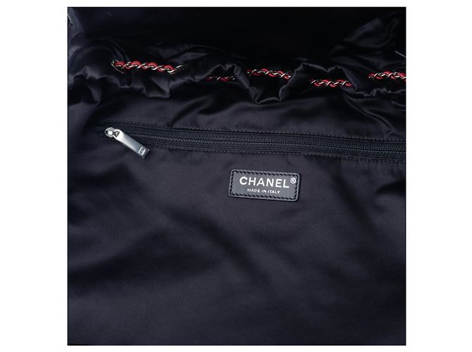 Zaino Chanel Fall 2017 Ready-to-Wear Astronaut Essentials in tweed e nylon - vista 12
