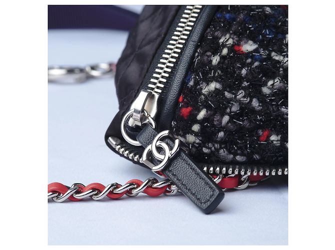 Zaino Chanel Fall 2017 Ready-to-Wear Astronaut Essentials in tweed e nylon - vista 8