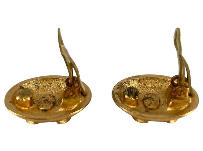 Orecchini a clip rotondi placcati oro Chanel CC Gold D'oro - vista 3