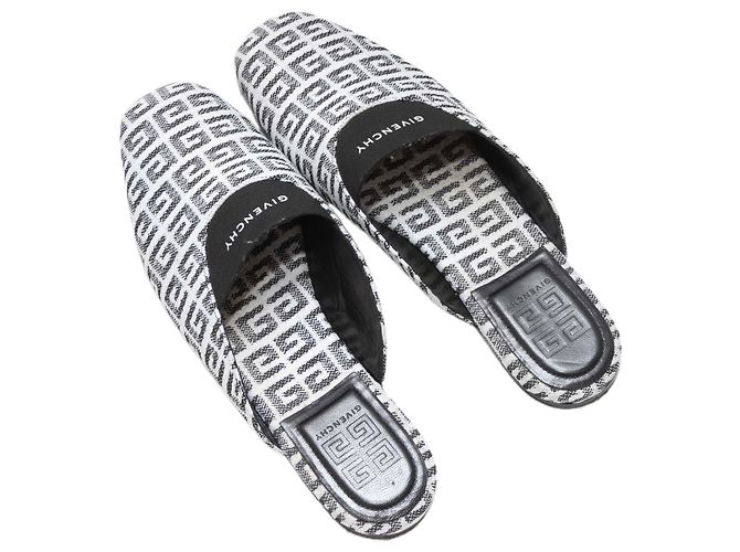 White & Black Givenchy Bedford 4G Jacquard Mules Size 38 - view 3