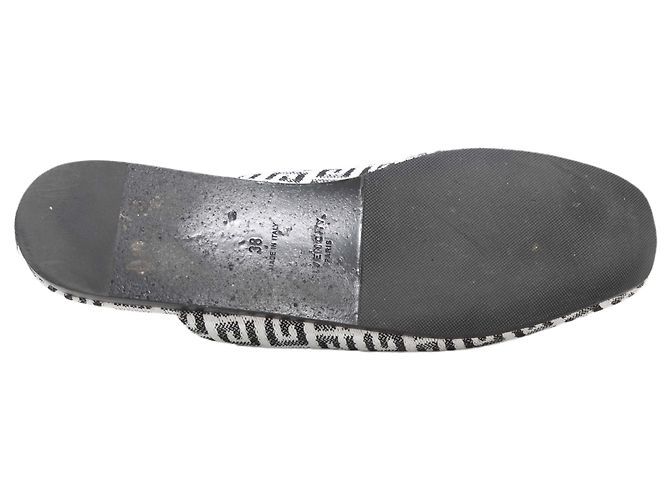 White & Black Givenchy Bedford 4G Jacquard Mules Size 38 - view 5