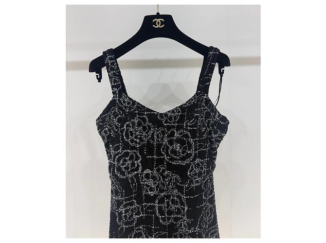 Chanel Tweed Kleid mit Kamelienmotiv Größe 36 Mehrfarben - Ansicht 2