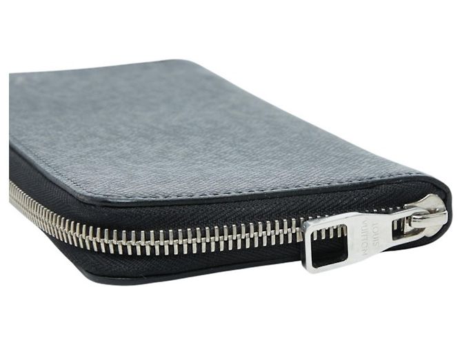 Louis Vuitton Taiga Zippy Wallet Black - view 5