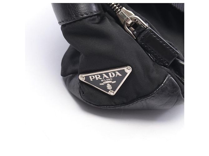 Prada Handtasche aus schwarzem Nylon und Leder - Ansicht 5
