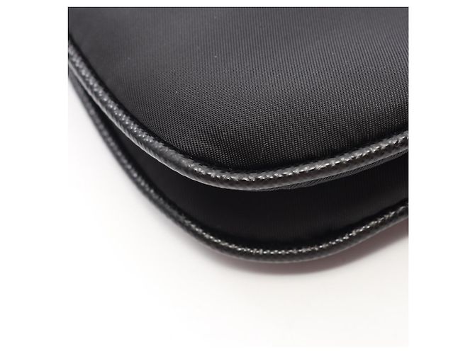 Bolsa de Ombro Prada em Nylon Preto e Couro Saffiano - vista 5