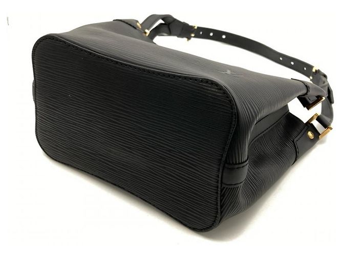 Bolsa de Ombro Louis Vuitton Mandala PM Preto - vista 3
