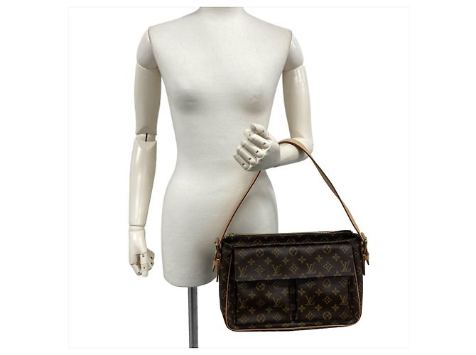 Borsa a tracolla Louis Vuitton Vivacite GM Marrone - vista 14