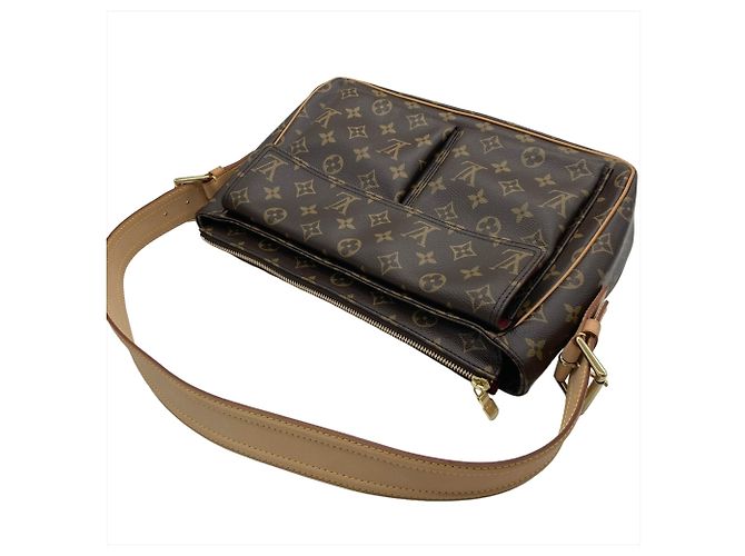 Borsa a tracolla Louis Vuitton Vivacite GM Marrone - vista 3