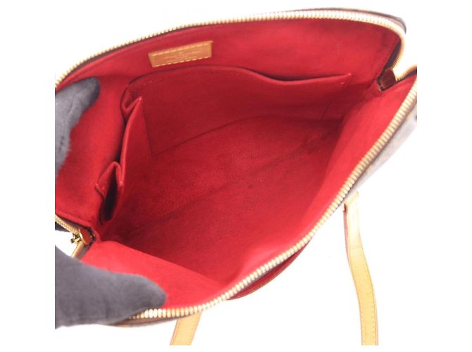 Bolso de hombro Louis Vuitton Coussin GM Monogram Castaño - vista 3