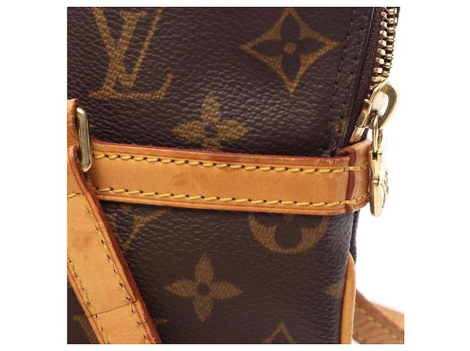 Bolso de hombro Louis Vuitton Coussin GM Monogram Castaño - vista 9