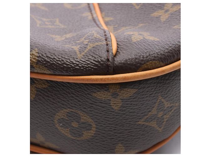 Bolsa de Ombro Louis Vuitton Thames PM Monogram Marrom - vista 7