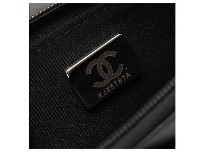 Borsa a tracolla Chanel Boy Matelassé Nero - vista 5