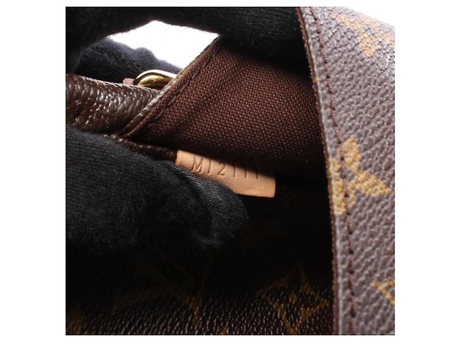 Borsa a tracolla Louis Vuitton Menilmontant MM Marrone Monogramma - vista 5