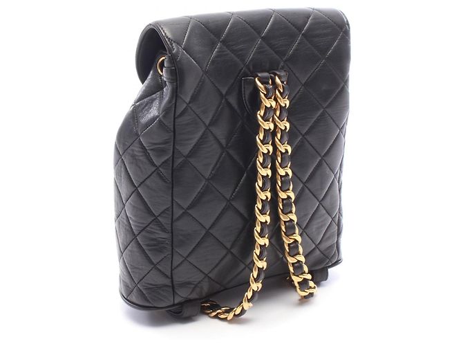 Chanel Matelassé Rucksack/Handtasche aus schwarzem Leder - Ansicht 2