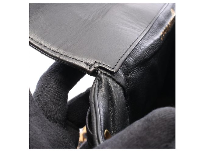Chanel Matelassé Rucksack/Handtasche aus schwarzem Leder - Ansicht 6