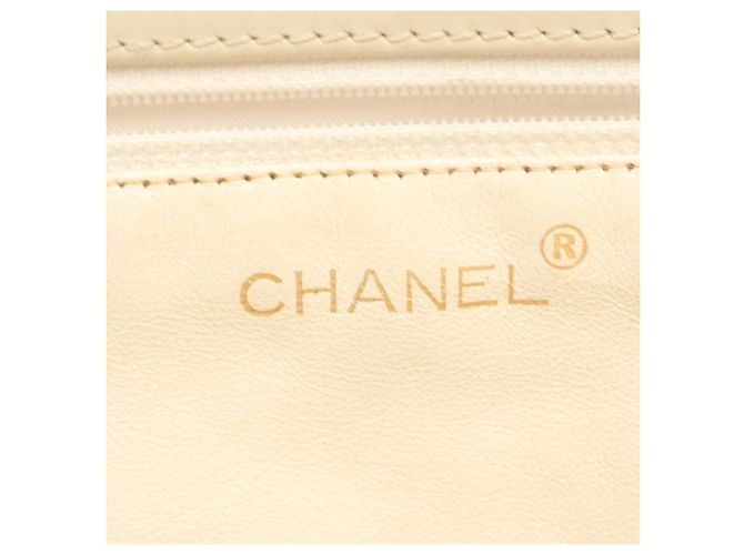 Chanel Matelassé Tote Bag Weiß - Ansicht 4