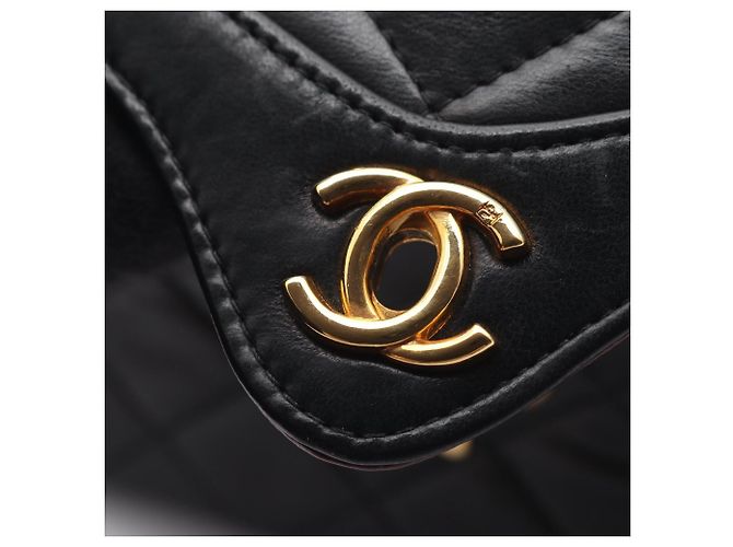 Timeless Chanel Matelassé Schultertasche Schwarz - Ansicht 15
