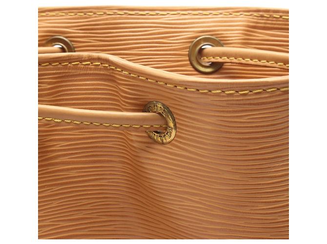 Borsa a tracolla Louis Vuitton Noe Beige - vista 9