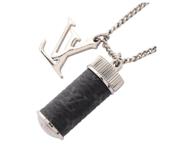 Louis Vuitton Collier Charms Monogram Eclipse Necklace Preto Prata - vista 2