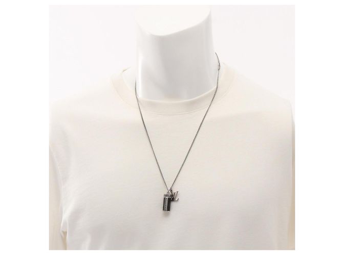 Louis Vuitton Collier Charms Monogram Eclipse Necklace Preto Prata - vista 7